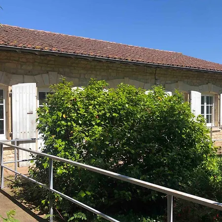 Hébergement de vacances 6 à 8 Personnes Calme Et Repos *