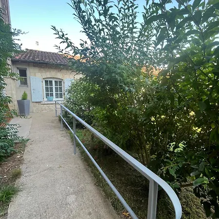 Le Cèdre Bleu Hébergement de vacances *