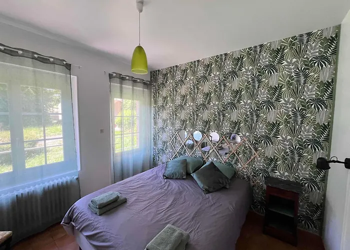 6 à 8 Personnes Calme Et Repos