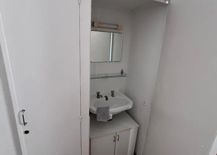 6 à 8 Personnes Calme Et Repos *